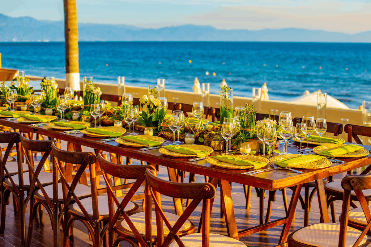 Recepción de boda frente al mar en Krystal Grand Nuevo Vallarta.